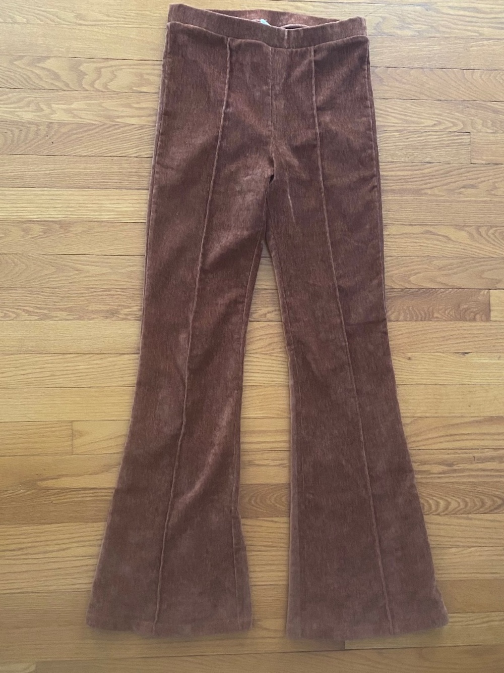 Burnt orange flared pants. Size medium.